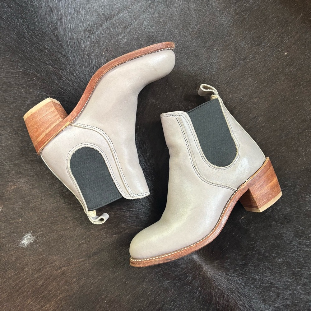 Red Wing Heritage Style 3474 Harriet Taupe Grey Chelsea heeled boot